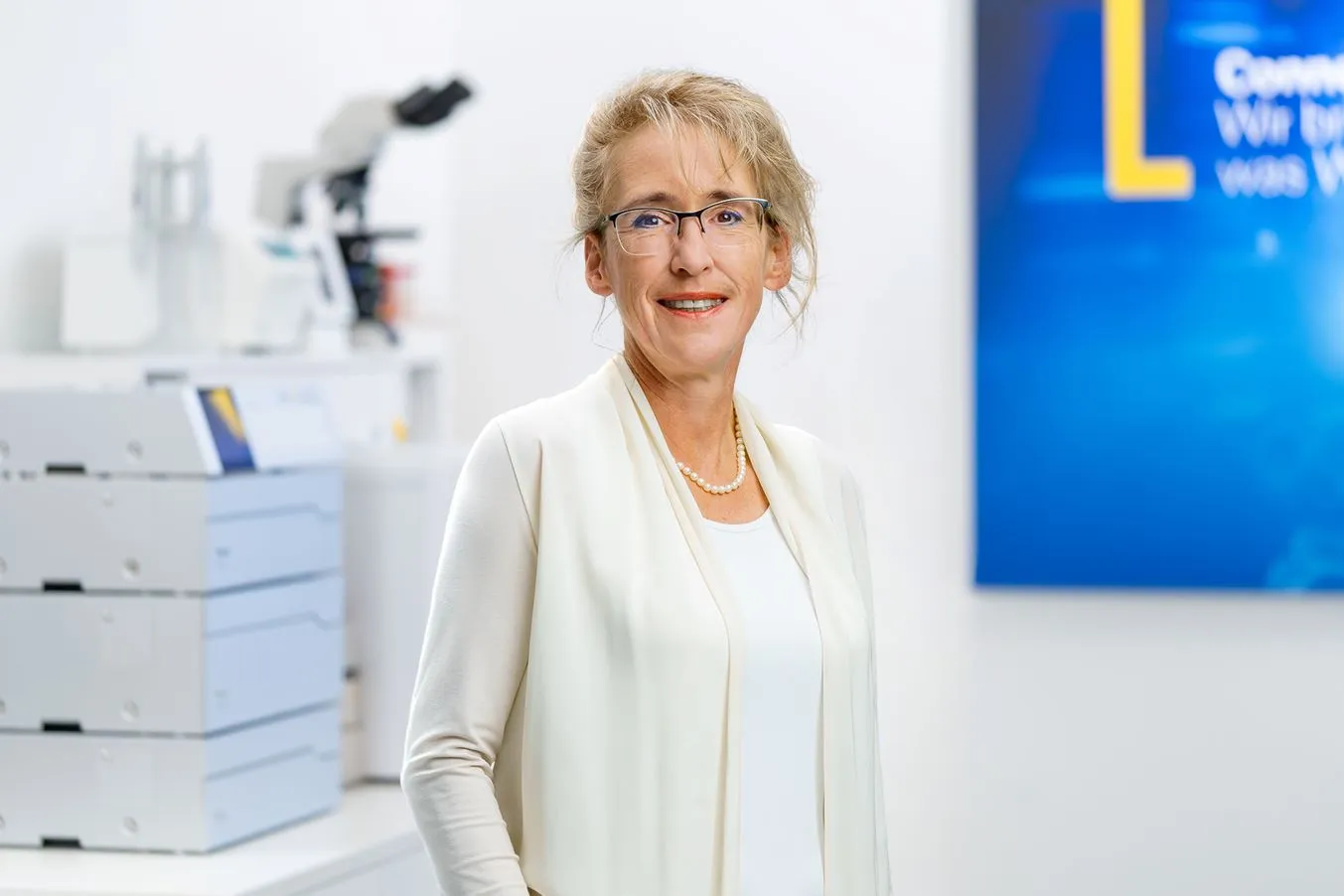 Dr. Tamara Hensel
